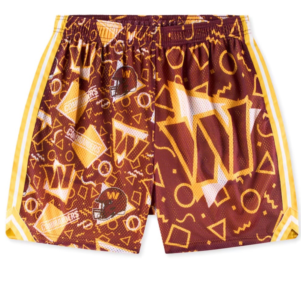 NEW Men's Washington Commanders Chubbies Burgundy Mesh Shorts size: Medium